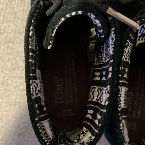 Tom’s Black Wedge Suede Booties - Picture 5 of 6